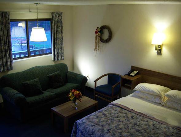 Tall Pines Motel Lake George Buitenkant foto