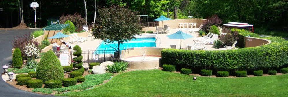 Tall Pines Motel Lake George Buitenkant foto